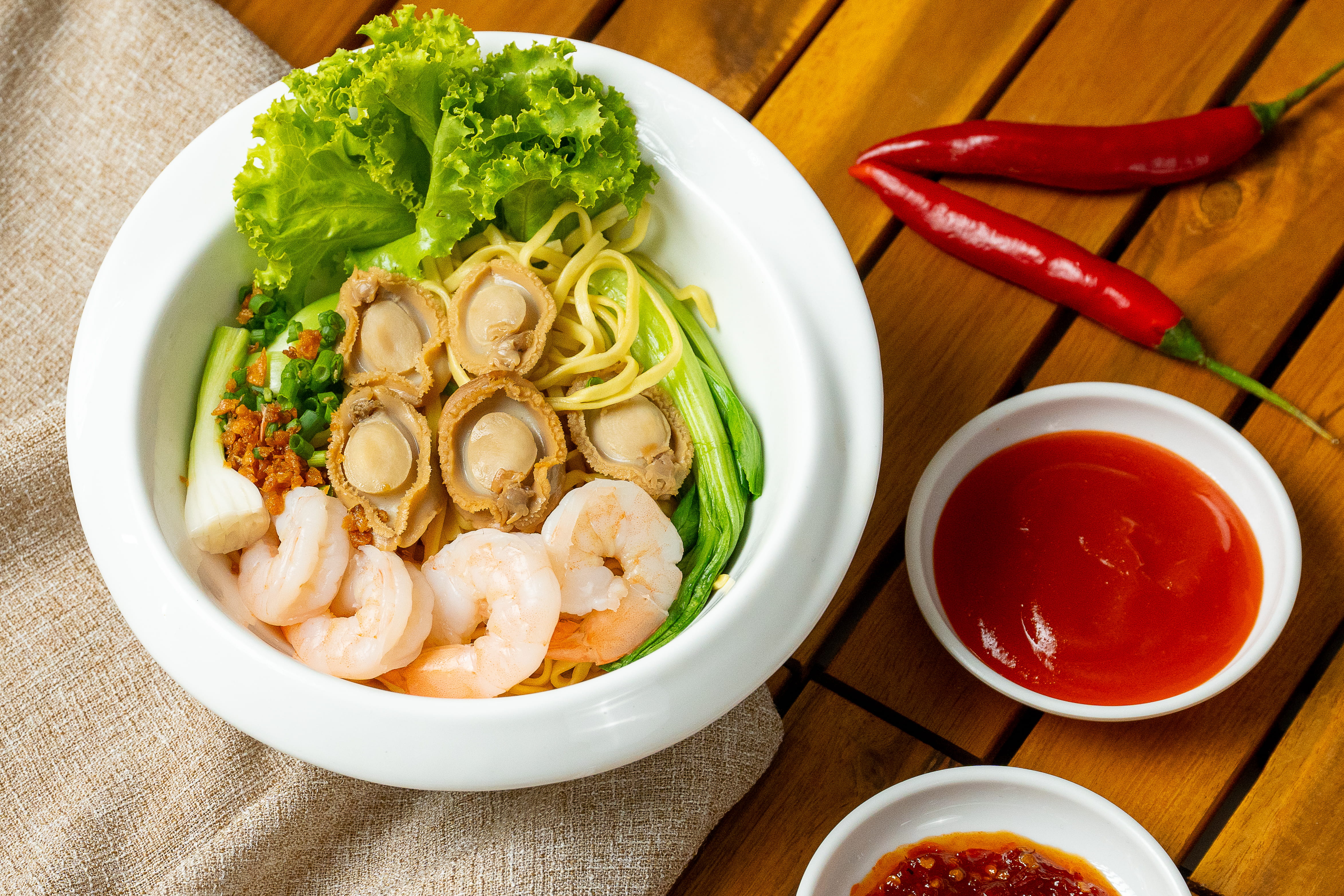 SPECIAL AND WONTON WITH NOODLE SOUP