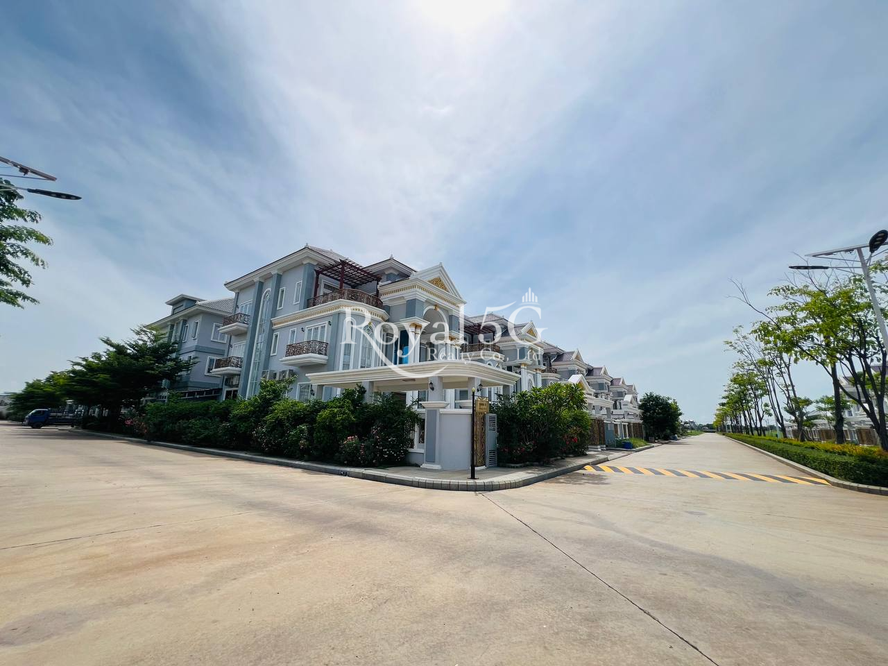 ផ្ទះវីឡាកែង​ក្នុងបុរីវិមានភ្នំពេញ ជ្រោយចង្វារសម្រាប់លក់ប្រញាប់ (8)