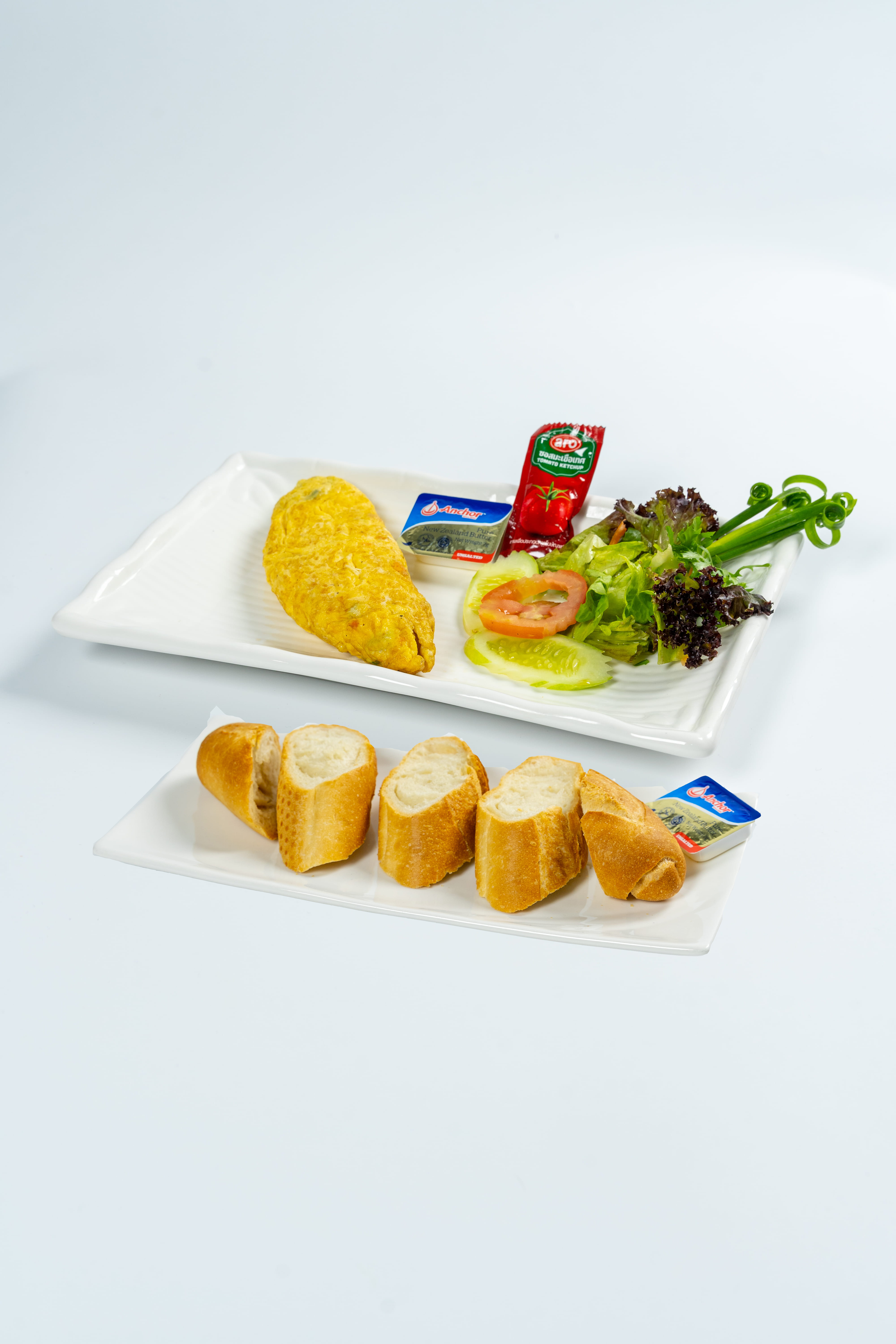 SPECIAL OMELETTE WITH BREAD