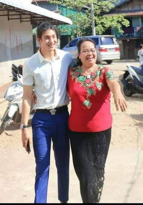 Photo Credit : Paing Takhon's FB Acc