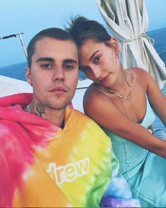 Justin Bieberនិង Hailey Bieber