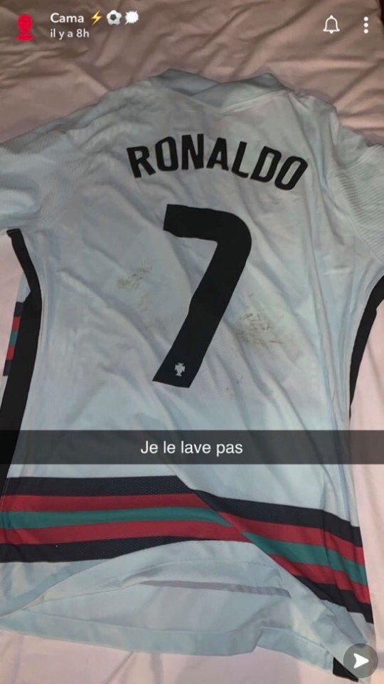 អាវដែល Camavinga ទទួលបានពី Ronaldo