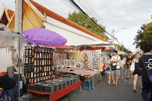 Tha Phae Walking Street