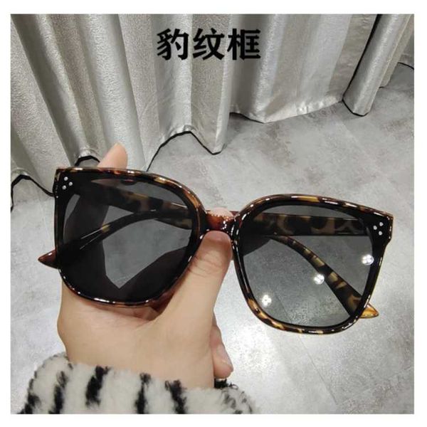 new Korean version of the Internet celebrity with the same round face  sunglasses couple models large frame anti-ultraviolet retro sunglasses