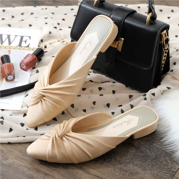 Fashion pointed toe toe sandals and slippers, one pedal lazy women's flat  shoes, Korean version of comfortable half slippers for women