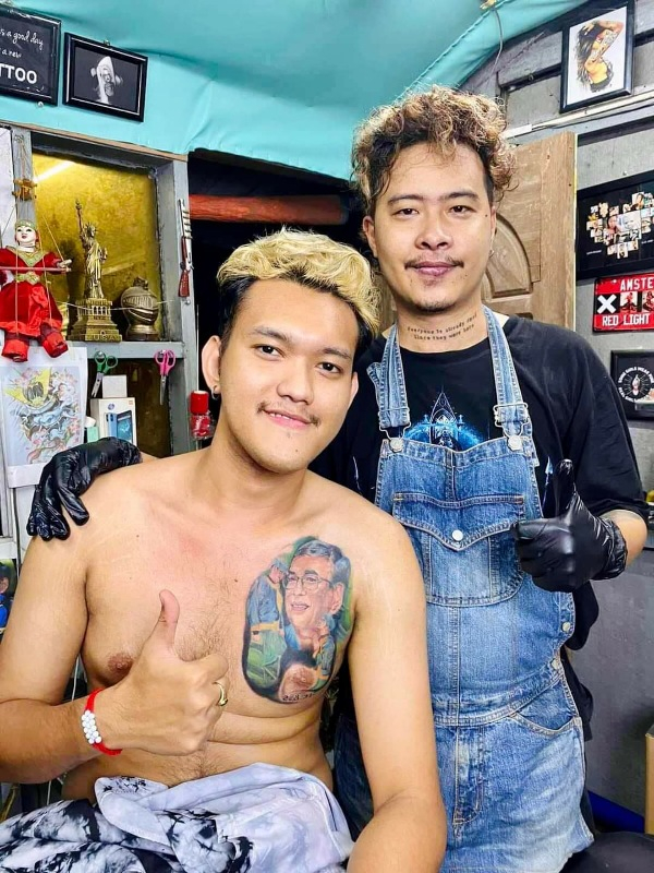 https://s9.kh1.co/__image/w=600,h=800,q=100/4f/4fdfb5c29c2021295d56f6b3f889f3e05a1bd1d1.jpg
