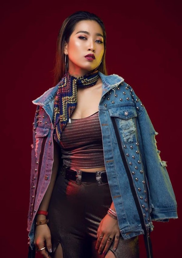 Photo Crd - ဝတ်ရည်မိုး Facebook account