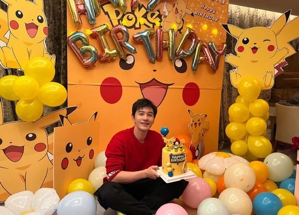 Huang Xiaoming ធ្វើខួប ដោយគ្មានវត្តមានភរិយា