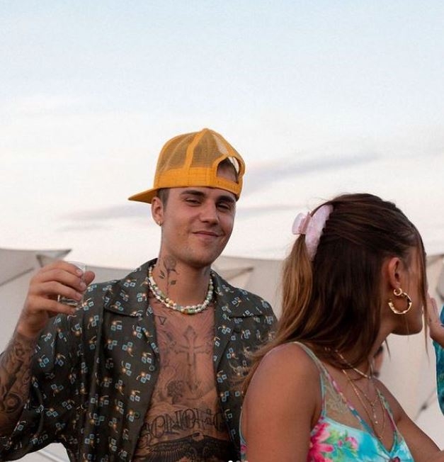 Justin Bieberនិង Hailey Bieber