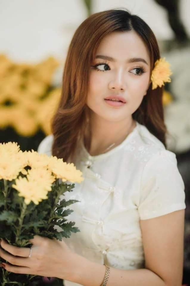 https://s9.kh1.co/__image/w=638,h=960,q=100/0c/0cb964355f0f23c30fcf6179b142d86632071111.jpg