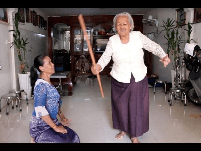  លោកយាយទេវនាដនិមិ្មត ឯម ធាយ