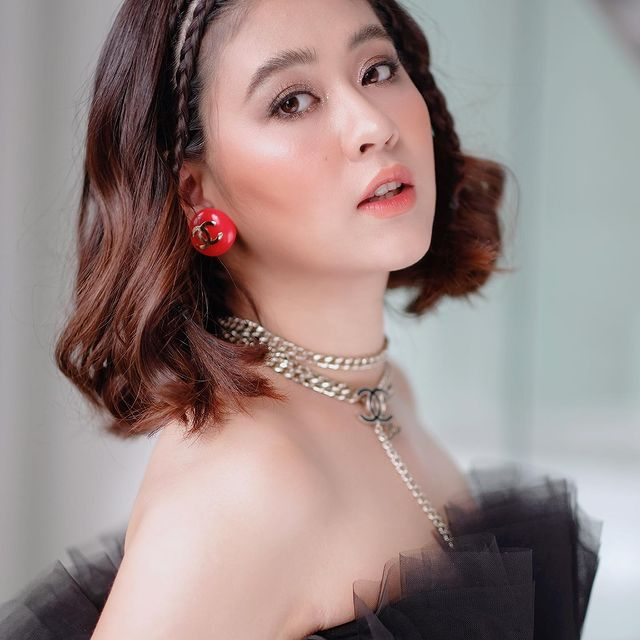 កញ្ញា ពេជ្រ សូលីកា