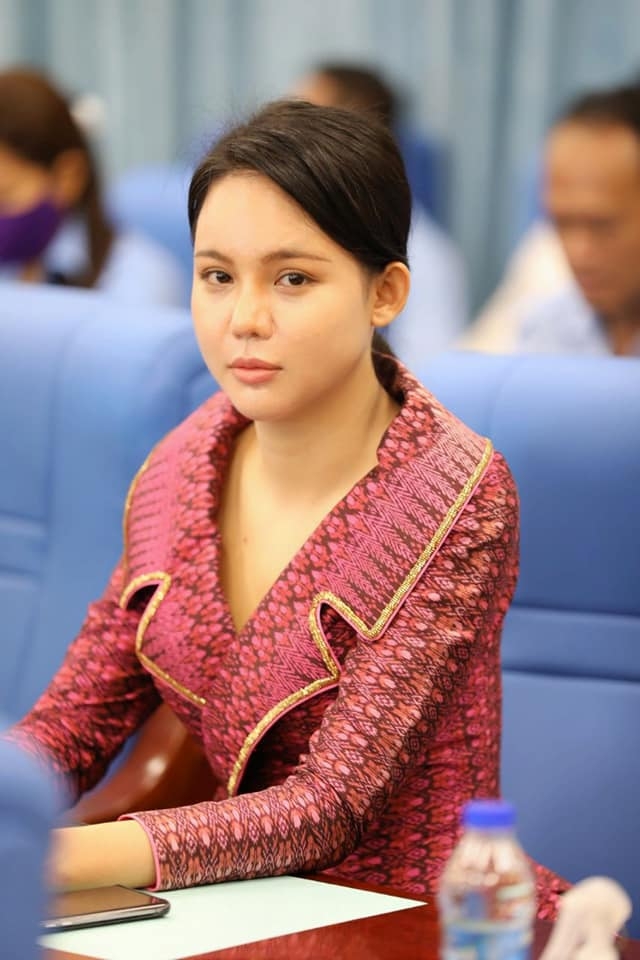 លោកស្រី ធី សុវណ្ណថា
