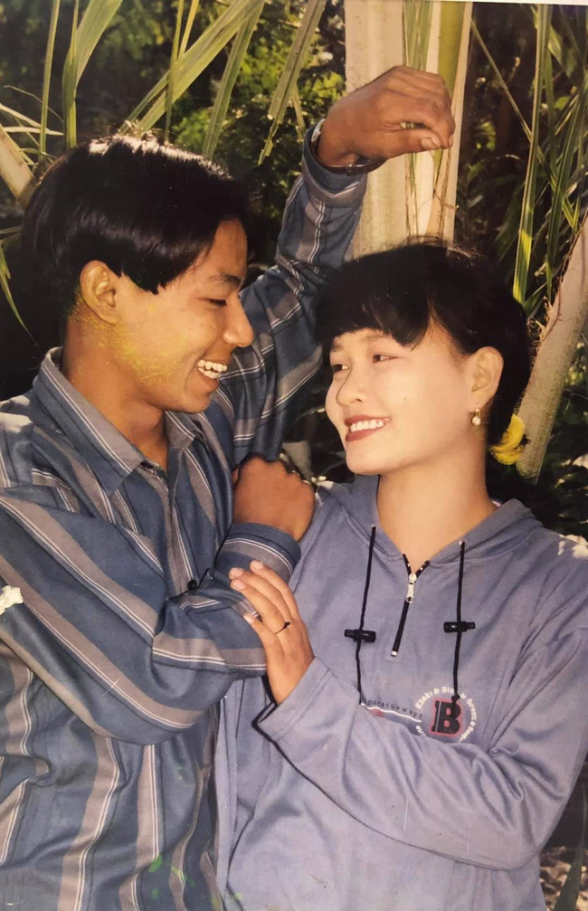 Photo Credit:မနော Manaaw's Facebook page