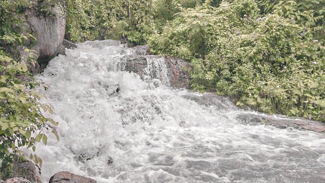 ទឹកជ្រោះផ្អោក