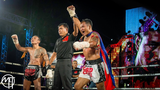 កីឡាករកែវ រំចង និង
កីឡាករអ៊ីខ្យូសាំង