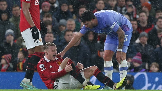 ខ្សែបម្រើ Donny van de Beek