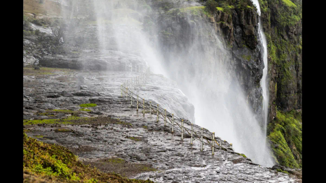 &nbsp;Naneghat Reverse Waterfall, India