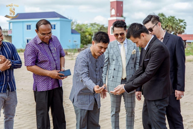 &nbsp; លោក ខាន់ ជេមស៍