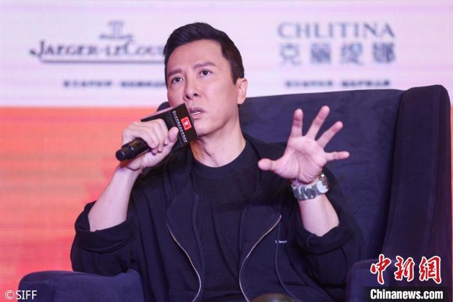 Donnie Yen ឬ កុំកុំ