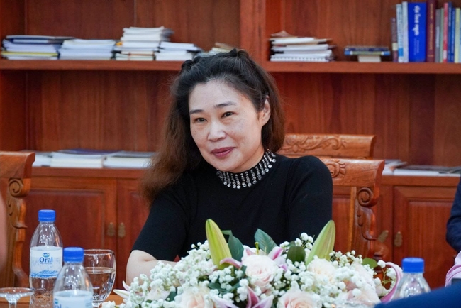 https://s9.kh1.co/__image/w=650,h=434,q=100/2e/2ef65f109db328d62f81318baa7cabd217f2cb19.jpg