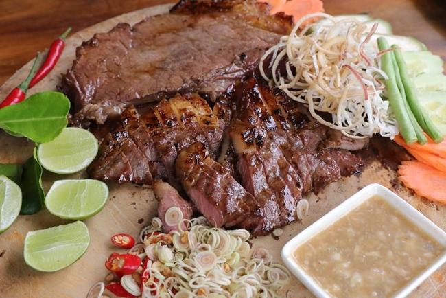 សាច់គោអាំងទឹកប្រហុក