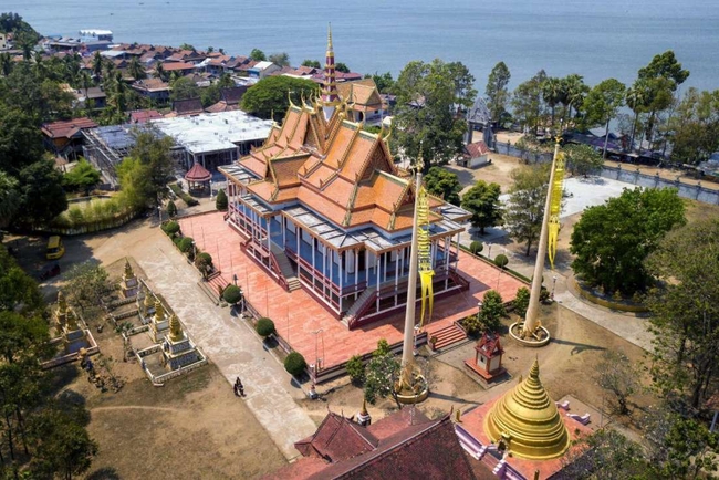 វិហារសសរមួយរយ