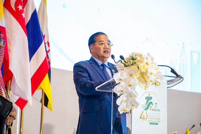 រូបភាព ឯកឧត្តម បណ្ឌិត អូស្មាន ហាស្សាន់