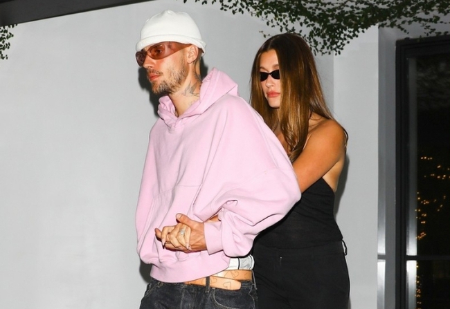 Justin Bieber និង ភរិយា Hailey Bieber 