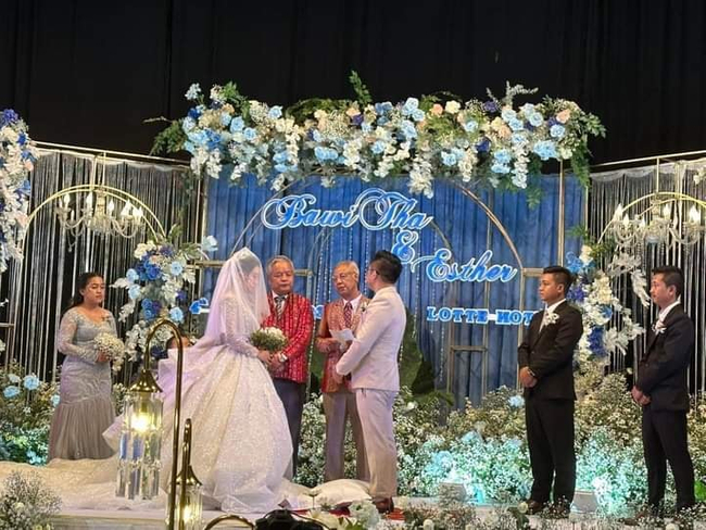 Photo Credit : Esther DCS's Facebook Acc