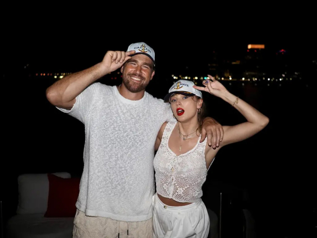 Taylor Swift និង Travis Kelce