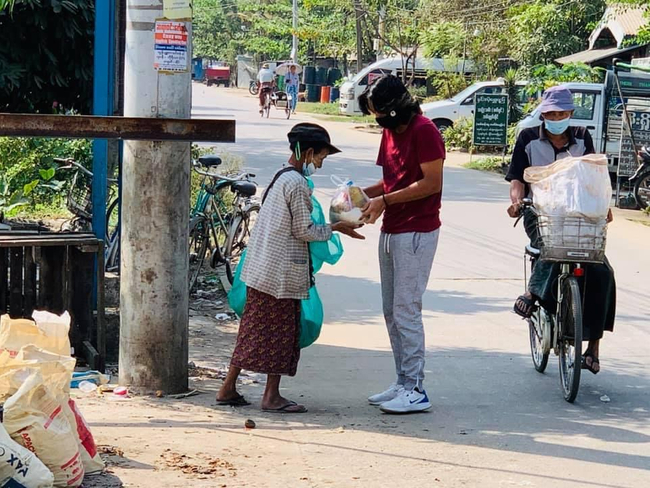 Photo Credit : Mimi Khine Facebook Account