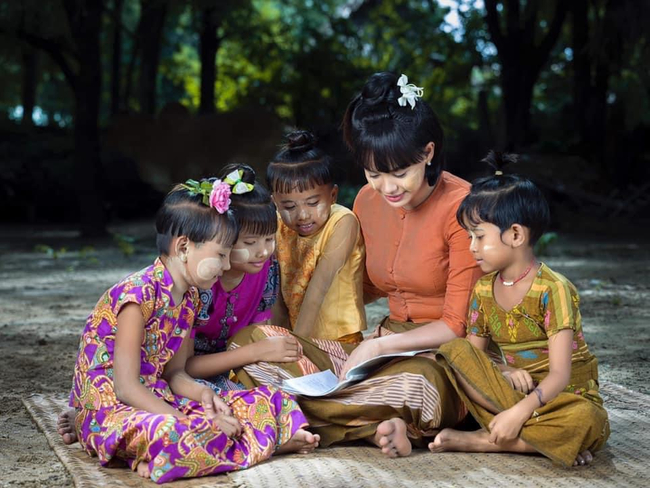 Aye Thaung's Facebook