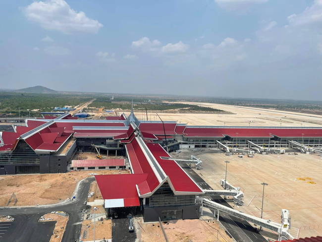ព្រលានយន្ដហោះថ្មី