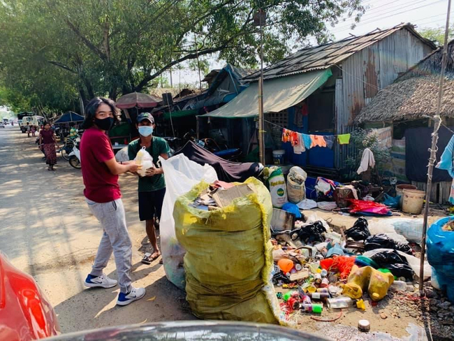 Photo Credit : Mimi Khine Facebook Account