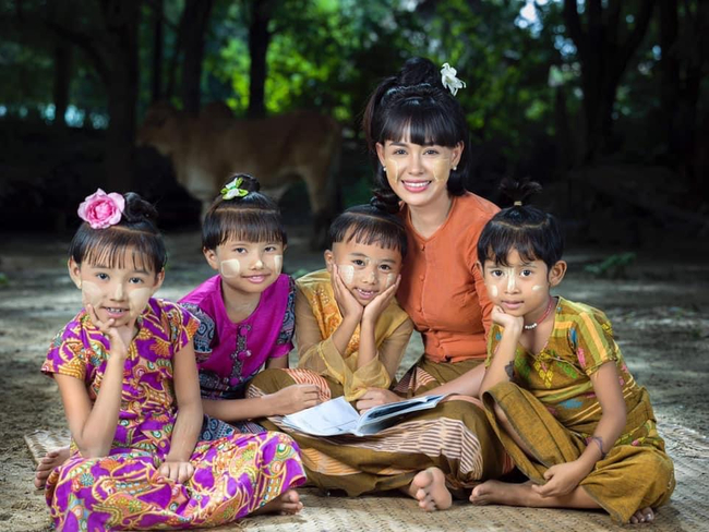 Aye Thaung's Facebook