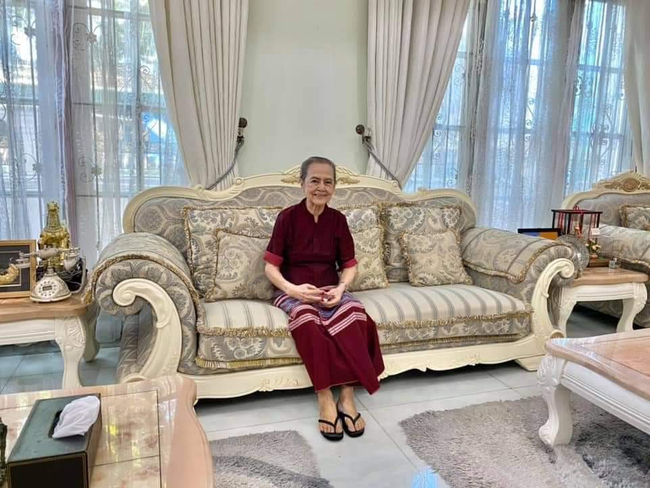 Photo Credit:Htun Eaindra Bo's Facebook page