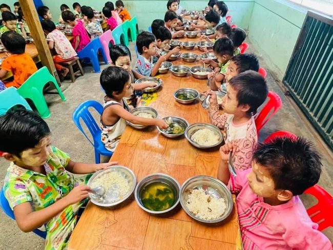 Photo Credit:YGW ပရဟိတမိဘမဲ့ကျောင်း Fb page