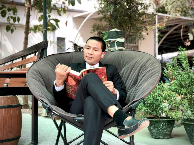 Photo Credit:မနော Manaaw's Facebook page