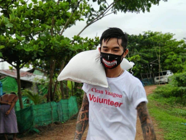 Photo Credit From Raymond Idiots