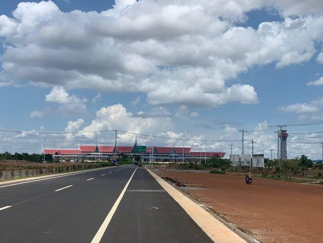 ព្រលានយន្ដហោះថ្មី