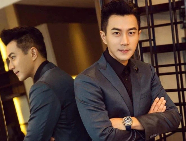 Hawick Lau 