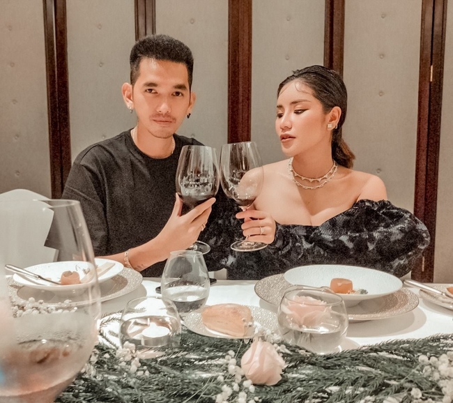 ទេព បូព្រឹក្ស  និង ជី ដេវីត