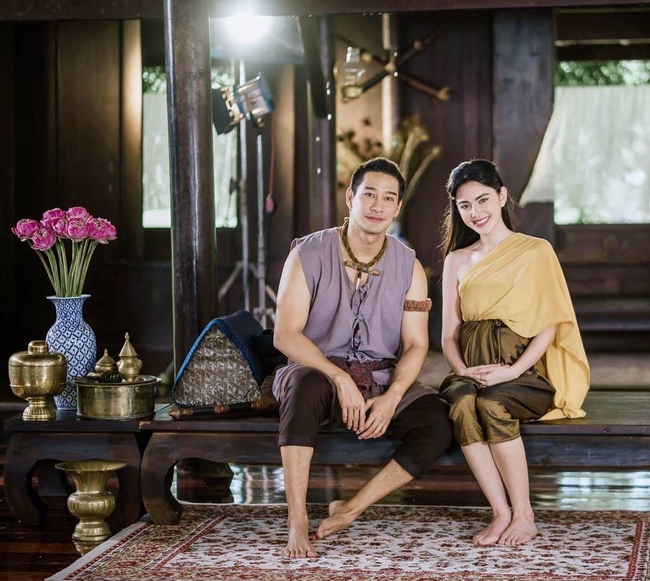  លោក Pong Nawat និង Mai Davika