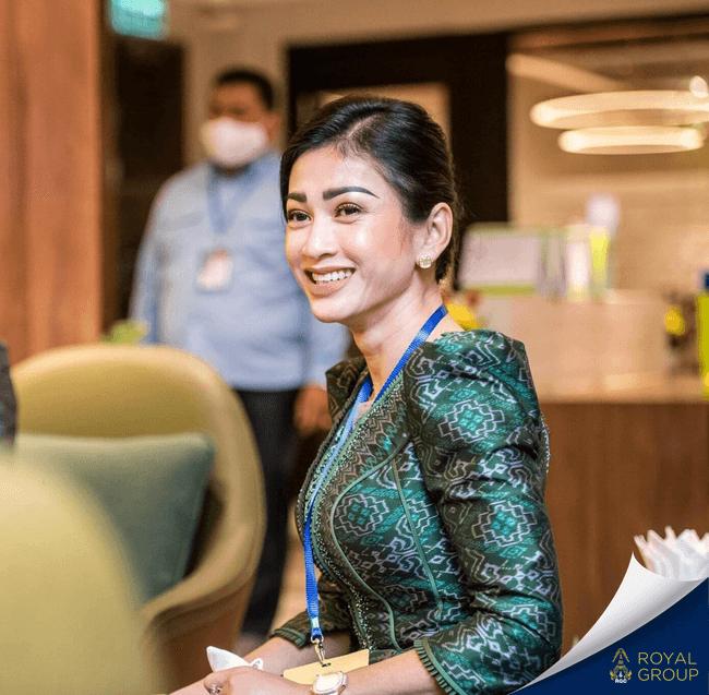  លោកជំទាវ ស្រីតូច ចំណាន