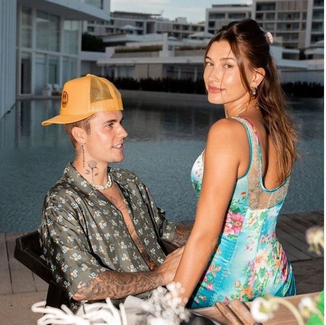 Justin Bieberនិង Hailey Bieber