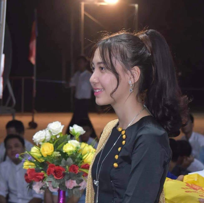 photo  credit: ခင်ပိုးပန်းချီ khin poe panchi ' s facebook page