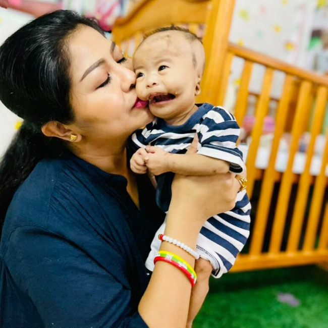 Photo Credit : Khine Hnin Wai's Facebook Acc