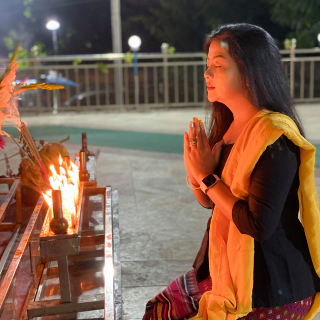 Photo Credit : Khine Hnin Wai's Facebook Acc