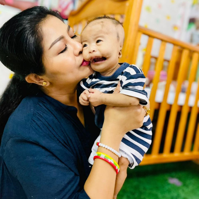 Photo Credit : Khine Hnin Wai's Facebook Acc